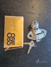 Serratura cofano posteriore Fiat 850 Coupé