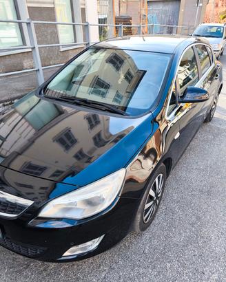 Opel Astra J Berlina 5 porte Cosmo