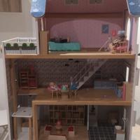 Casa delle bambole con ascensore