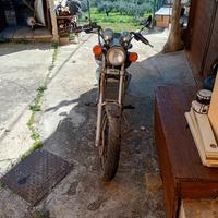 moto d'epoca da restaurare 