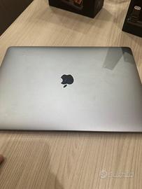 MacBook pro 2018 con touchbar 15.4 pollici