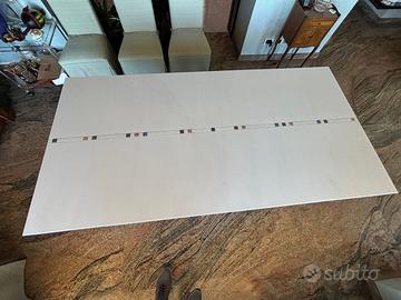 Tavolo in pregiato Marmo Bianco con Intarsi