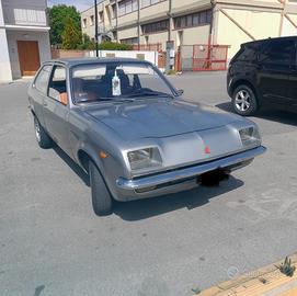 Auto d'epoca Chevette Vauxhall 1976