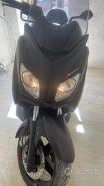 Yamaha xmax 250