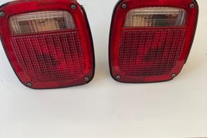 Fanali posteriori Jeep CJ Wrangler.