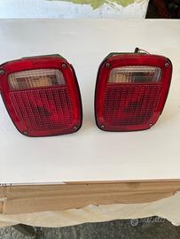 Fanali posteriori Jeep CJ Wrangler.