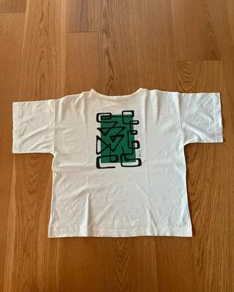 T-shirt con disegno geometrico