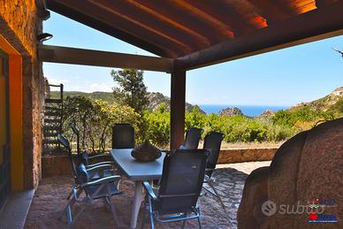 Villetta con vista mare e giardino -Costa Paradiso