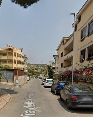 Santa marinella elegante bilocale arredato