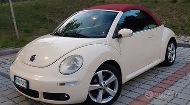 Volkswagen Maggiolino new beetle cabrio...