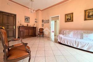 4 LOCALI A GROTTE DI CASTRO