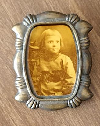 spilla vintage con foto 