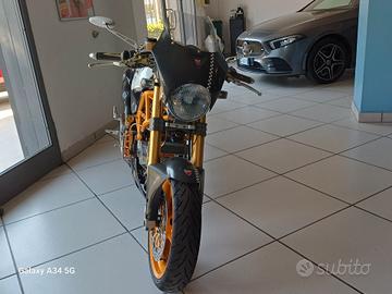 DUCATI MONSTER R 600