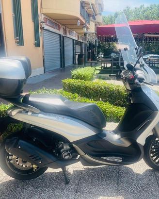 PIAGGIO Beverly 300 i.e. TUTTO INCLUSO ANCHE PAS