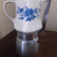 Caffettiera/moka in ceramica con beccuccio