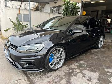 VOLKSWAGEN GOLF 7.5 R 