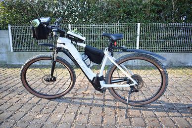 Bicicletta elettrica CUBE