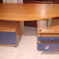 scrivania come nuova 70 euro