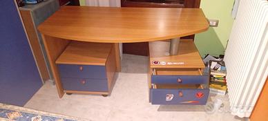 scrivania come nuova 70 euro