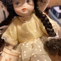 Bambola di ceramica in capodimonte