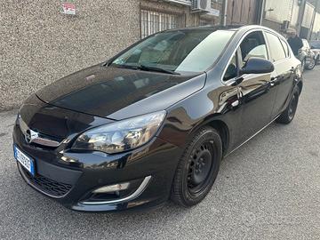 Opel Astra 1.4 100CV 5 porte Cosmo