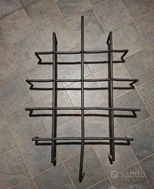 Inferiata in ferro battuto