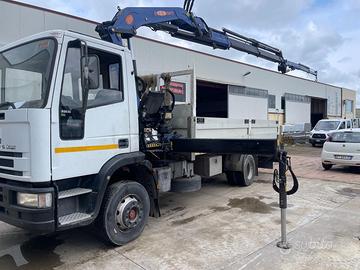 IVECO 120E15 CON GRU PM 13SPCE