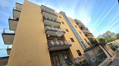4 LOCALI A BARI