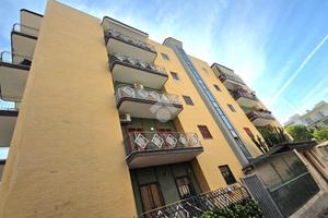 4 LOCALI A BARI