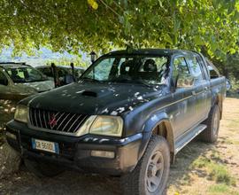Mitsubishi L200 2.5 TDI 4WD Club Cab Pick-up GLS