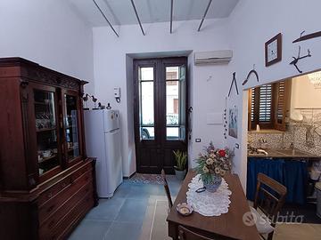 A/1181 Piano terra arredato in centro storico