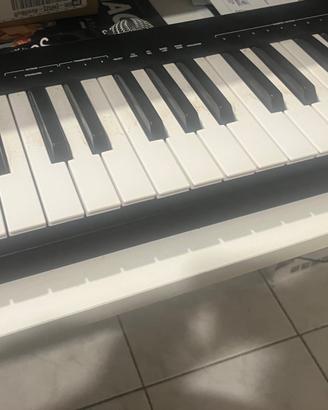 Tastiera midi alesis