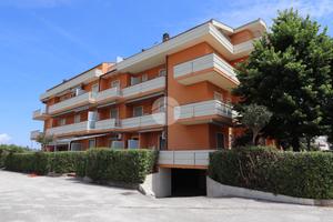 2 LOCALI A ALBA ADRIATICA