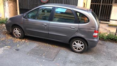 Renault Megane Scenic 