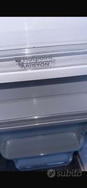 Frigorifero Hotpoint Ariston con congelatore