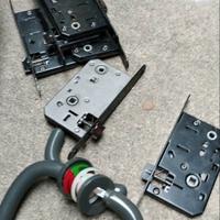 Serratura con maniglia porta
