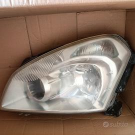 fanale Fanale sinistro allo xeno  Nissan Qashqai 