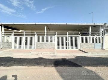 MONOLOCALE A MANDURIA