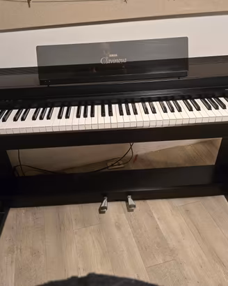 Pianoforte Yamaha Calvinova CLP 300
