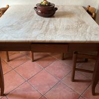 Tavolo quadrato in legno e marmo