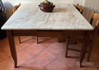 Tavolo quadrato in legno e marmo