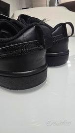 Nike Air Force 1 nere 33,5