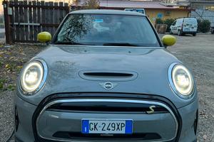 Mini cooper SE elettrica