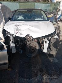 Renault Captur sinistrata 