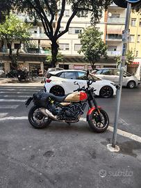 Royal Enfield Guerrilla 450 - Gold Dip-Mai Caduta 
