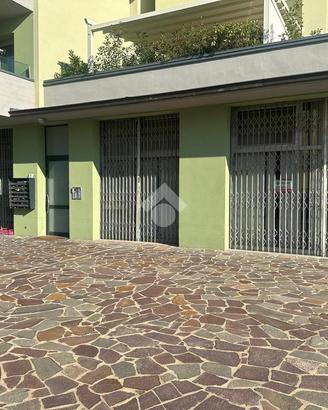 NEGOZIO A PISOGNE