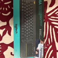 Logitech K400 Plus Tastiera Wireless Touch TV