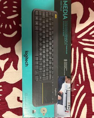Logitech K400 Plus Tastiera Wireless Touch TV