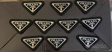PRADA-Targhetta/ logo/badge/ spilla