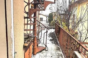 MONTA' S.IGNAZIO ULTIMO PIANO IN BIFAMILIARE CON T